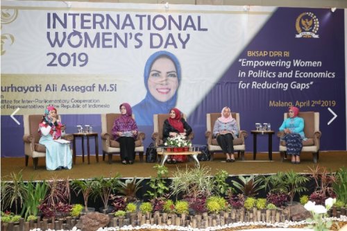 Dr. Nurhayati Ali Assegaf became the main speaker of International Women's Day, 2019) in Malang, Indonesia