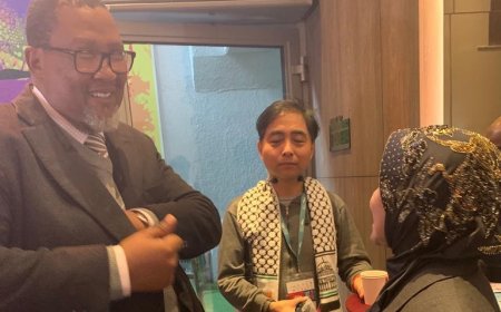 Dr. Nurhayati Ali Assegaf Meets with Mandla Mandela